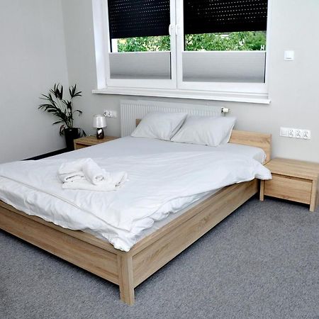 Pokoje, Apartamenty, Restauracja Marcus Oborniki Extérieur photo